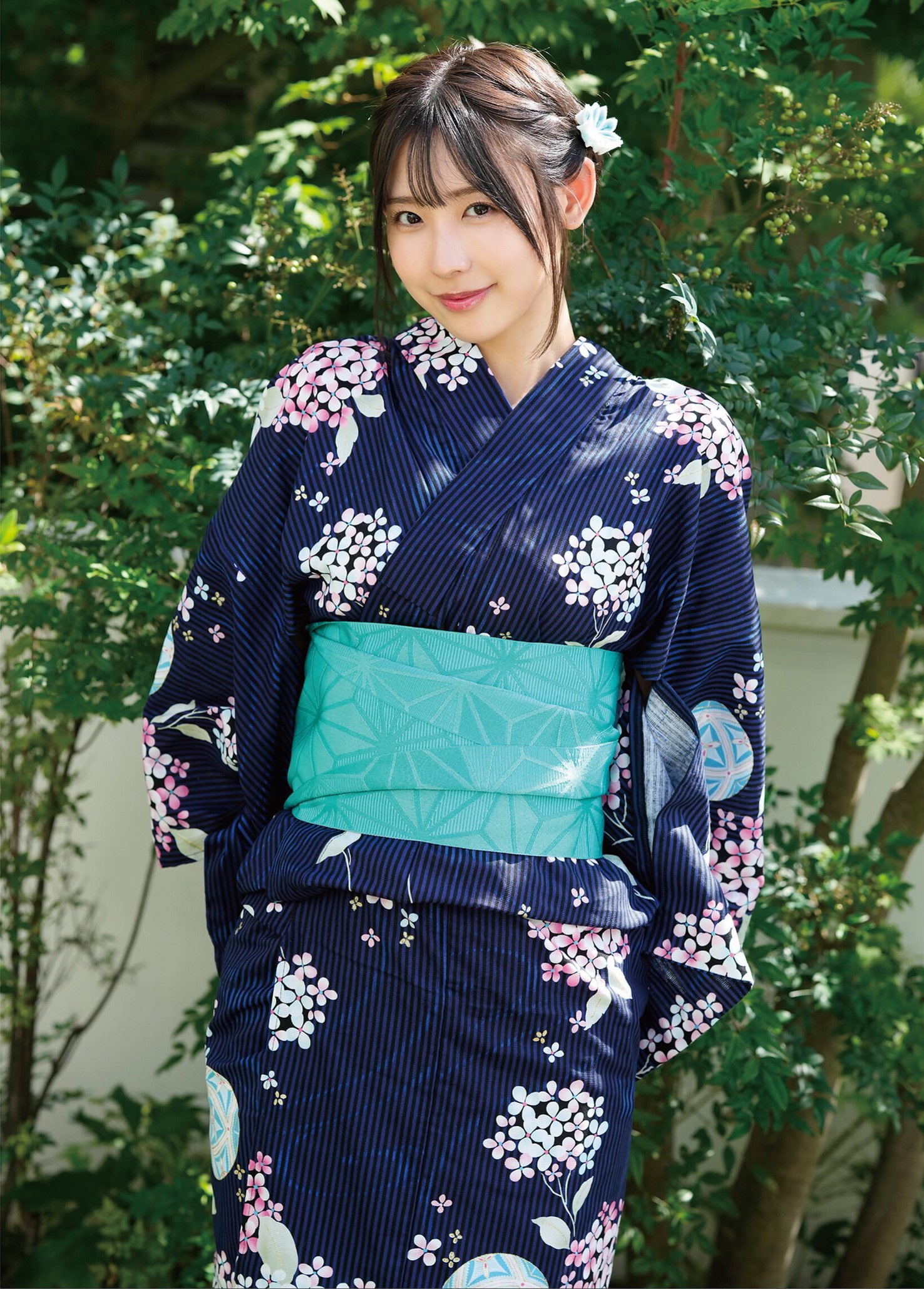 outdoor photo of woman wearing kimono
