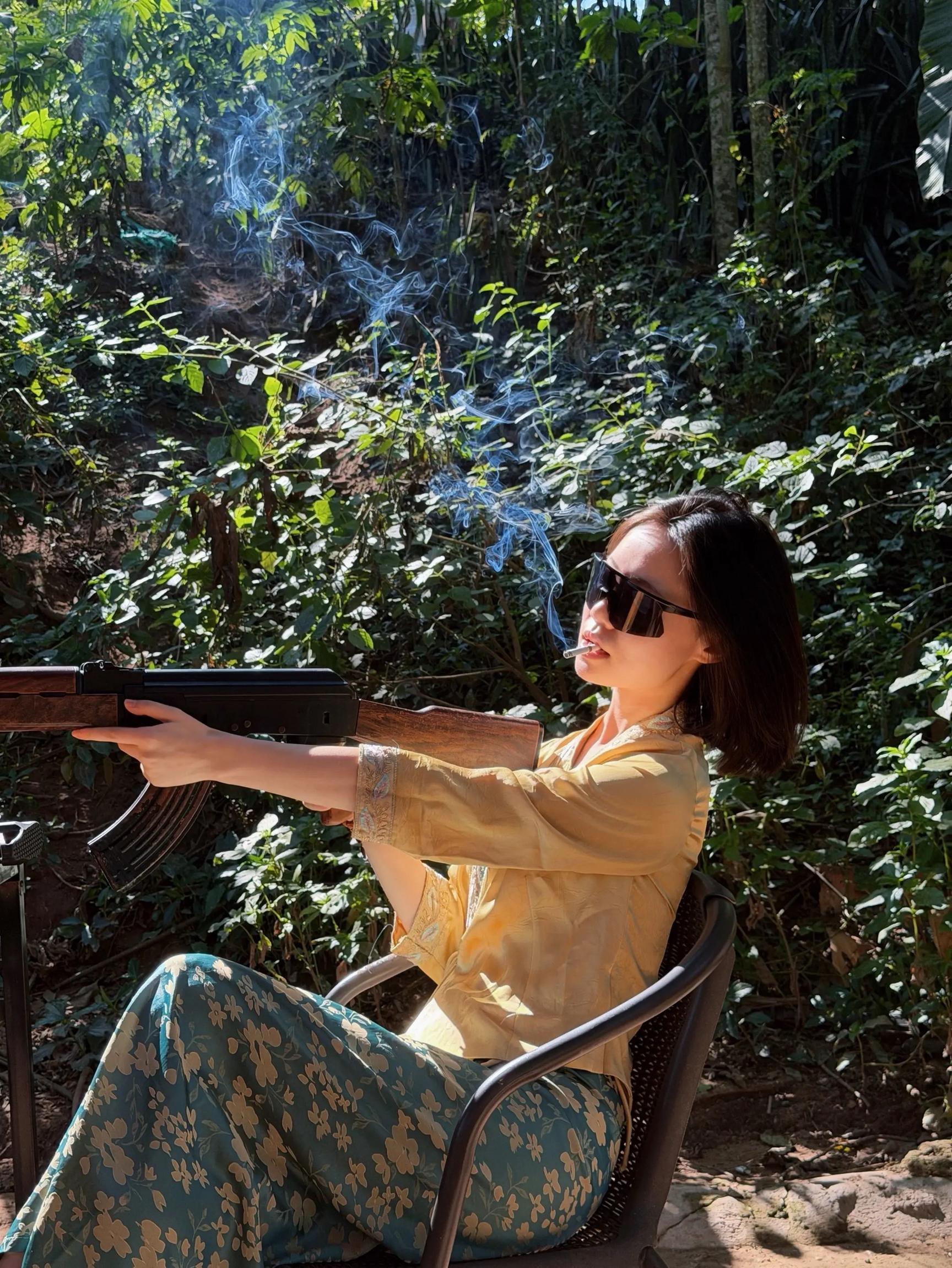 elegant woman wearing sunglasses