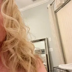 Federnde Locken